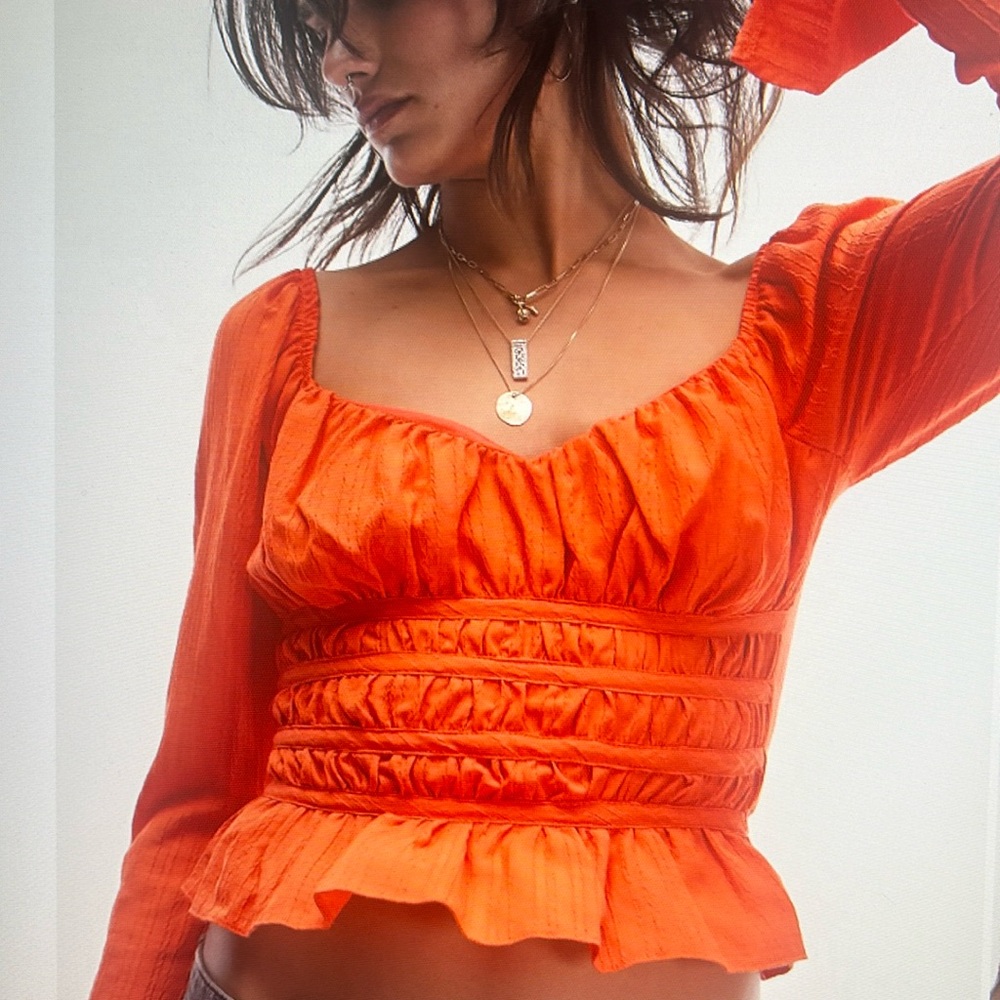 NWT Topshop Smocked Ruffle Hem Crop Top. Size Medium